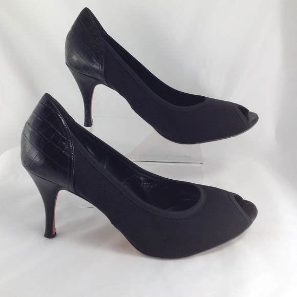 Donald J. Pliner ZORBA Black Mesh Elastic Pumps - Picture 3 of 13